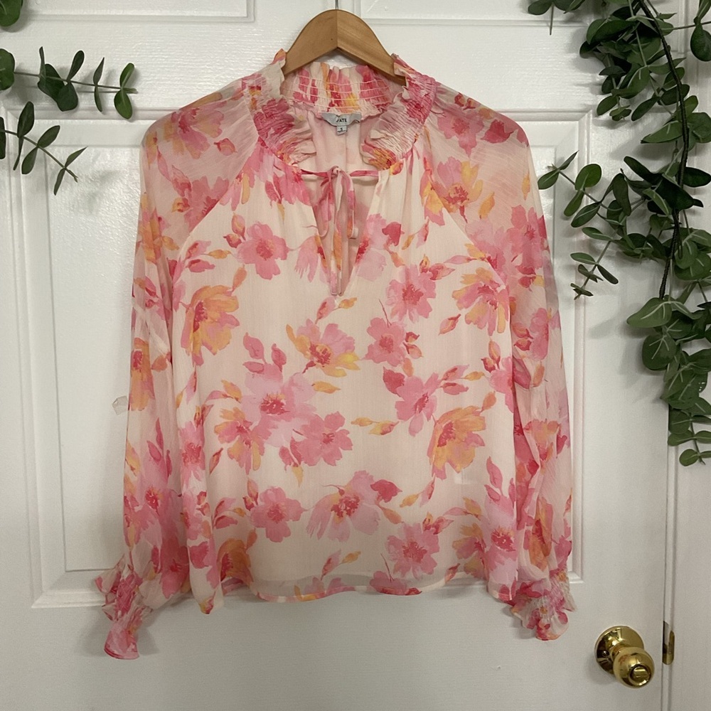 FATE.  Floral Tie-Neck Blouse - Pink Floral. SIZE S - Picture 2 of 9